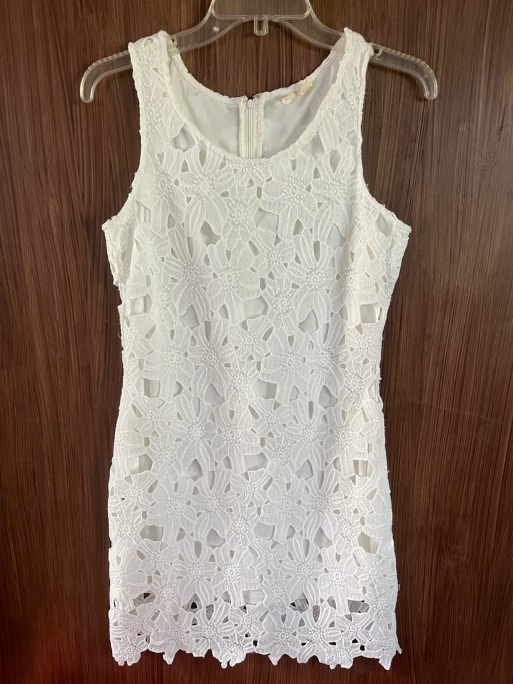 Japna Sleeveless White Floral Lace Dress